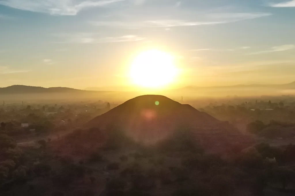 Newsweek Piramide de la Luna Teotihuacan